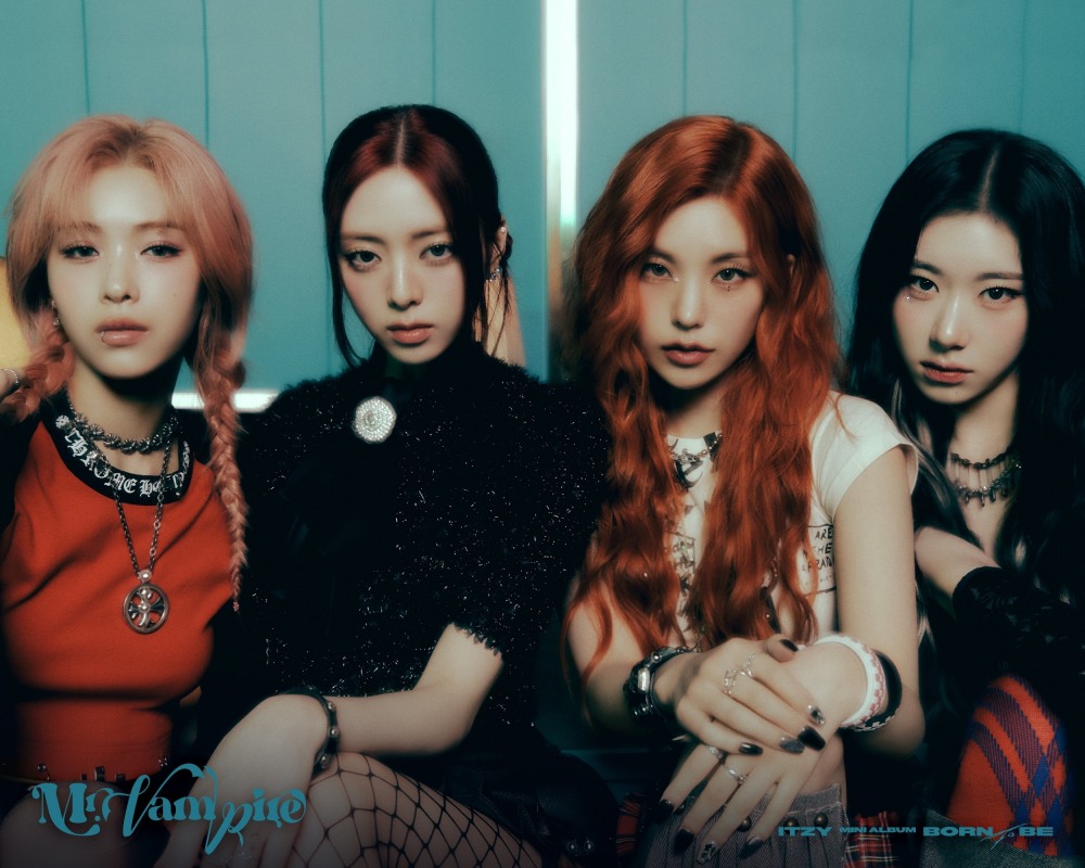 ITZY, 신보 수록곡 'Mr. Vampire' 티저 콘텐츠 오픈…시크 비주얼 & 따스한 분위기 '상반된 매력'
