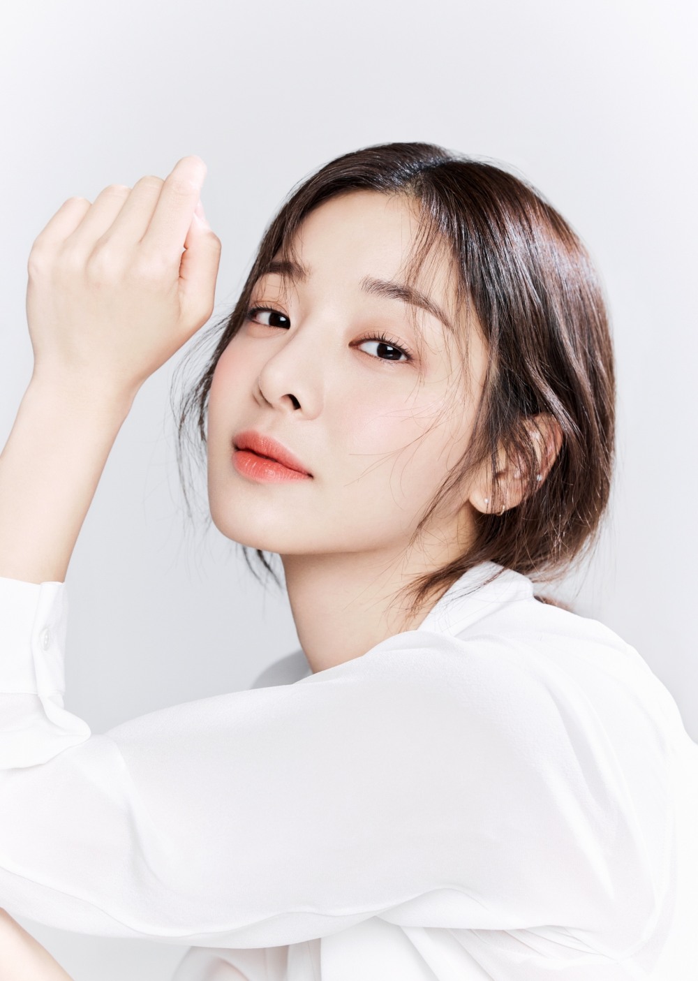 설인아, 더 클래식 '여우야' 리메이크 음원 발매…종횡무진 활약