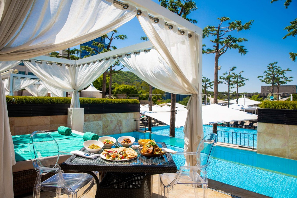 반얀트리 클럽 앤 스파 서울, 오아시스 야외 수영장 내달 5일 개장…다채로운 프로모션 선봬