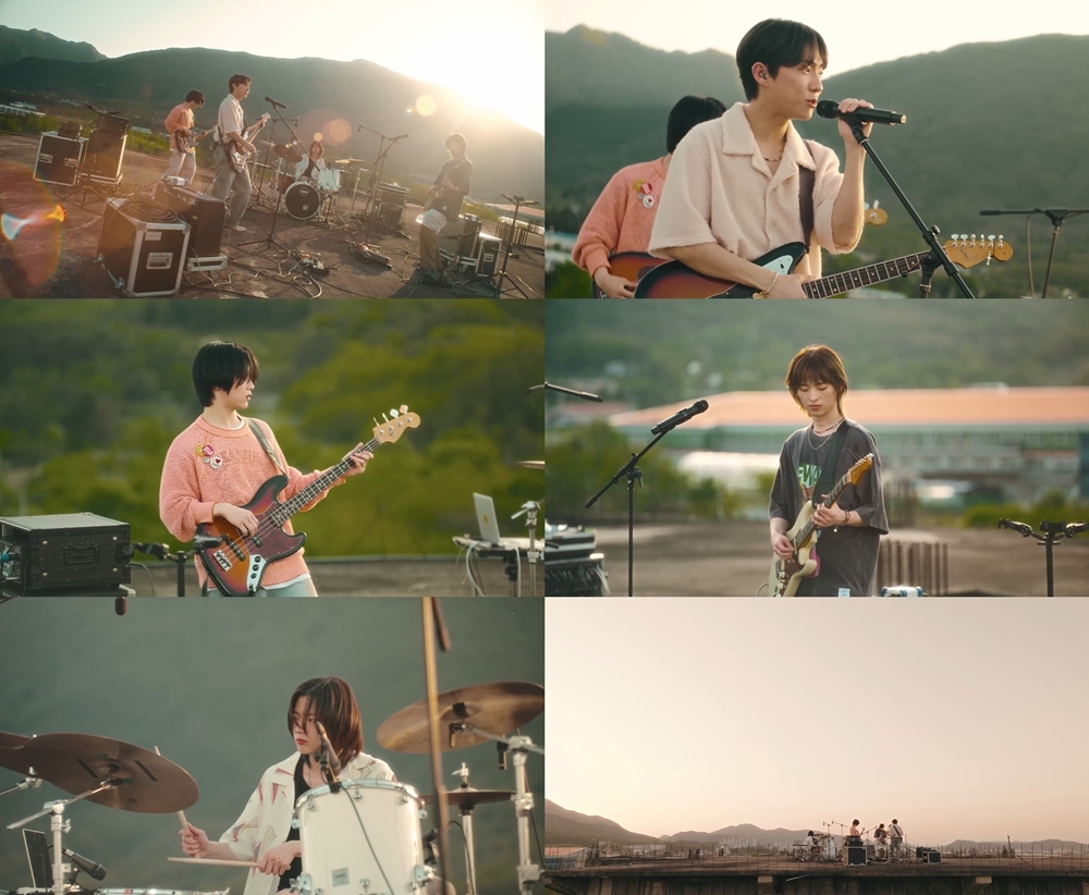 드래곤포니, 자작곡 'Pity Punk' 라이브 클립 공개…청춘의 에너지 선사