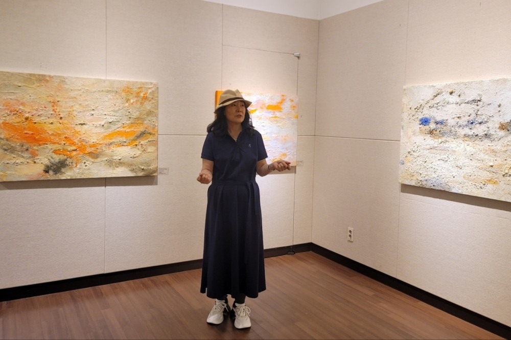 김루아 작가 개인전 "의식과 무의식의 단층" 개최