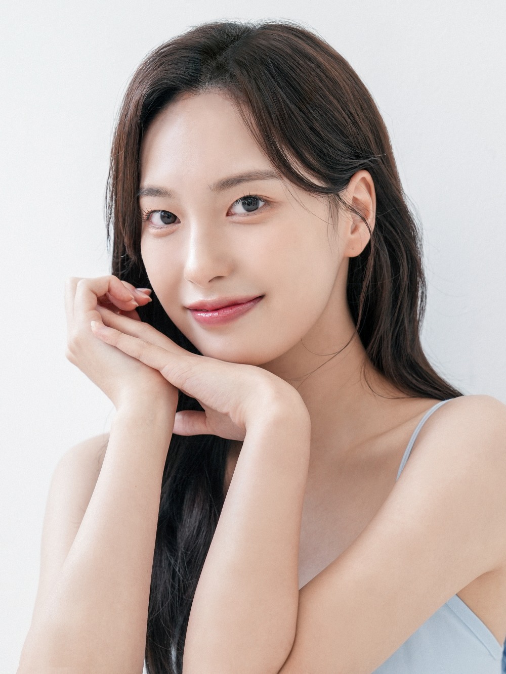 신예 유시아, 바이브액터스와 전속계약 체결…활발한 활동 예고