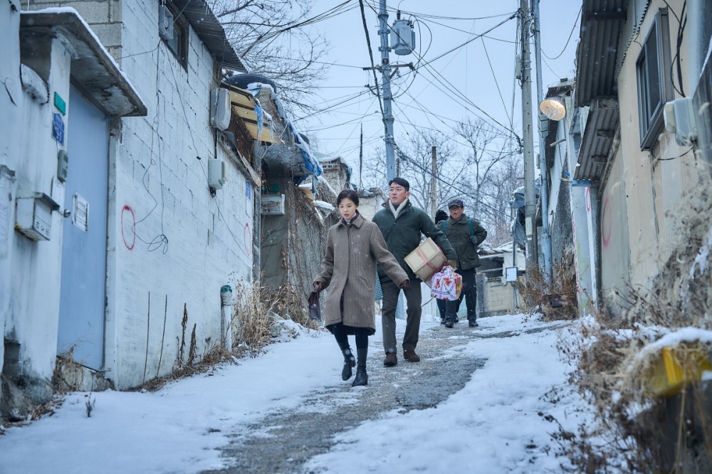 ‘하이재킹’ 임세미, 부기장 하정우 아내로 특별출연…끈끈한 부부애 눈길