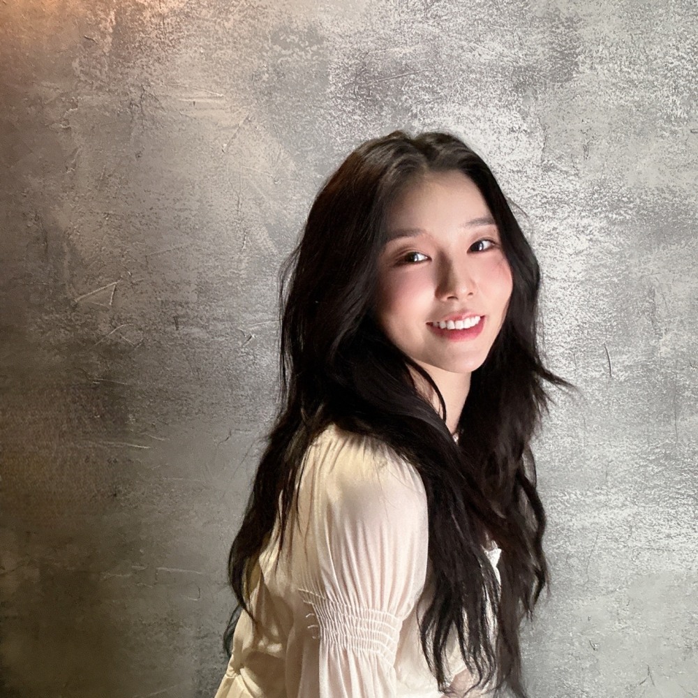 이서영, 뮤지컬 ‘카르밀라’ 첫 공연 성료…발랄하고 순수한 소녀 로라로 완벽 변신