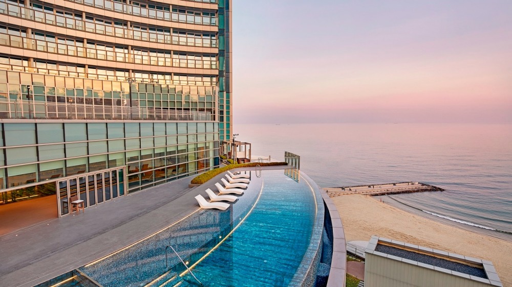 시그니엘 부산, 럭셔리 풀캉스 패키지 선봬…해운대 도심 속 황홀한 여름휴가