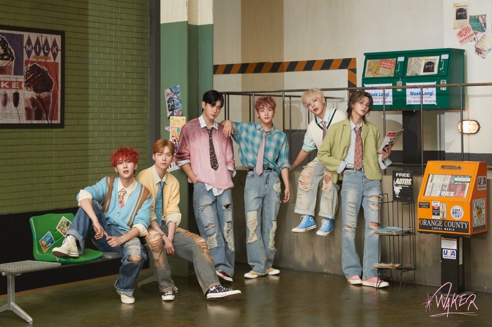 웨이커, 컴백 기념 스쿨어택…특별 추억 선사 예고
