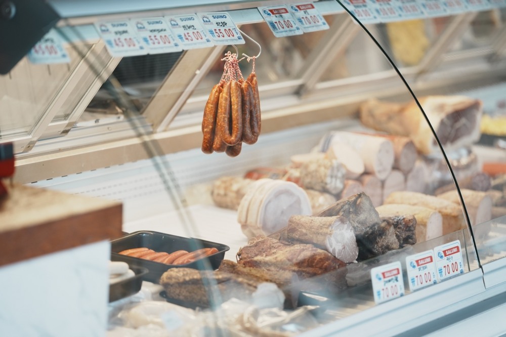 그리츠 X 세스크멘슬, 램 소시지 2종 출시. 마켓컬리에서 만나 보세요