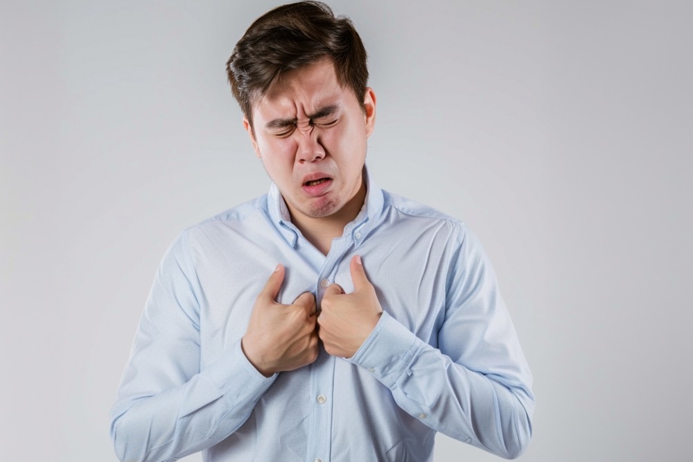 역류성 식도염은 타는 듯한 가슴 통증을 동반한다. / 이미지 생성 : 미드저니 (by rido)