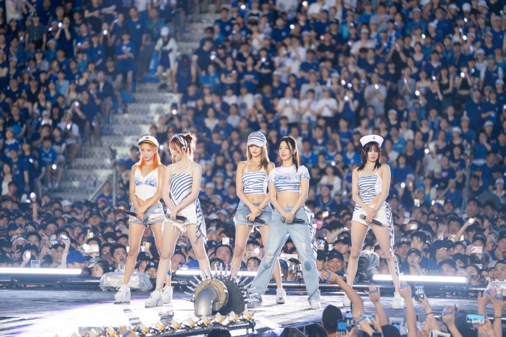 (여자)아이들, '흠뻑쇼' 깜짝 게스트 등장…강렬 무대로 떼창 유발