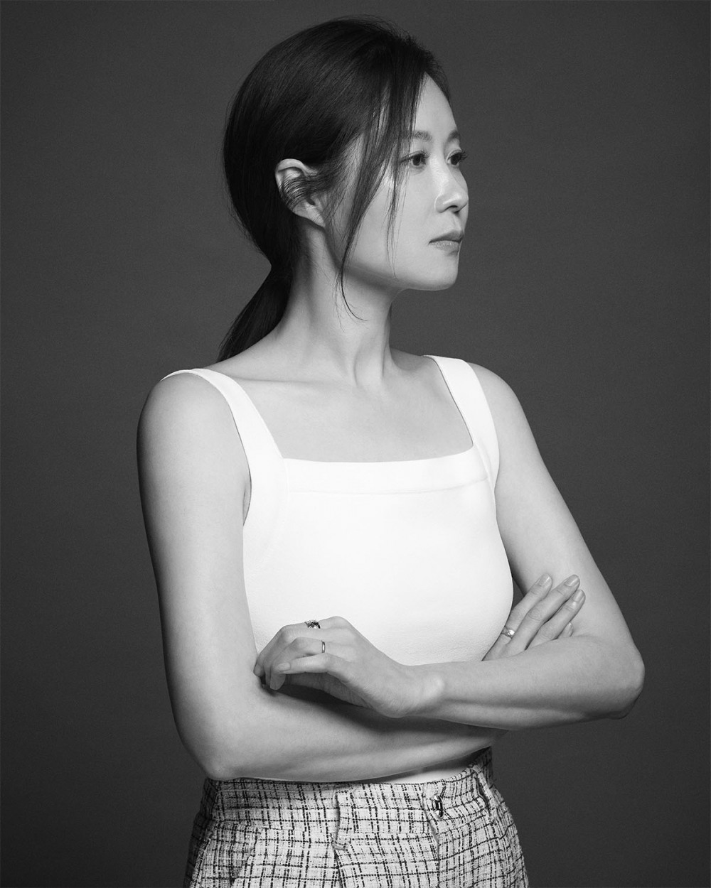 문소리, 새 프로필 공개…명불허전 ‘독보적 아우라’ 증명