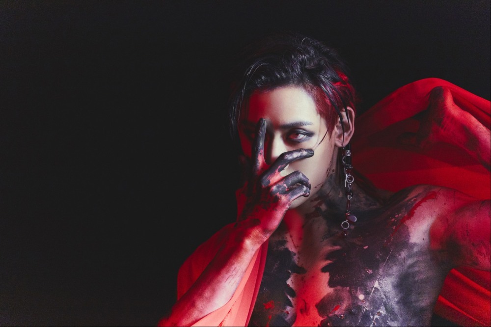 뱀뱀, 미니 3집 ‘바메시스’ 콘셉트 포토 공개…매혹적 아우라