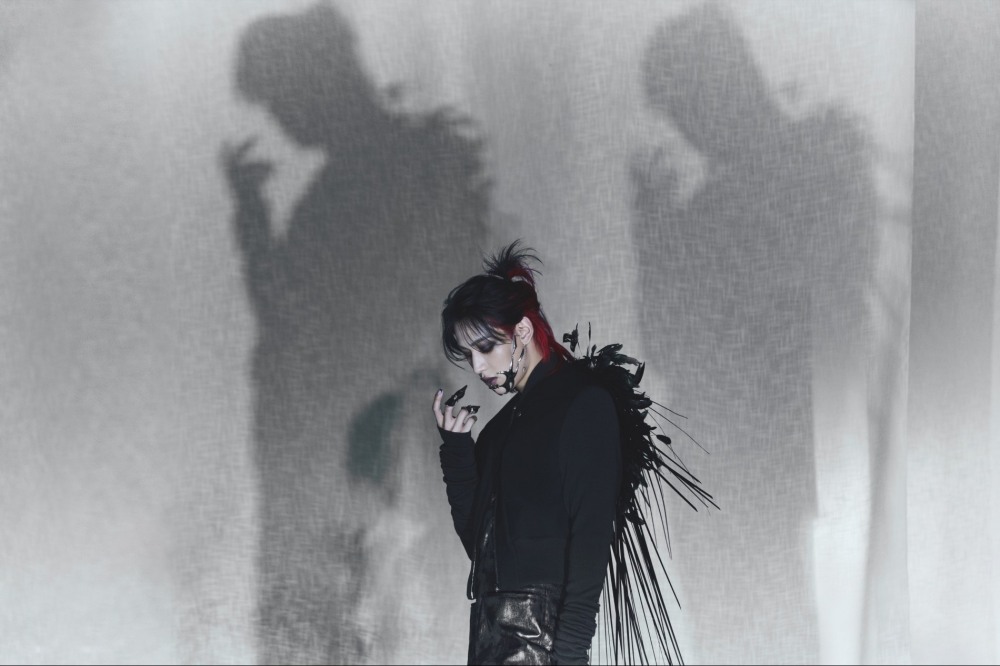 뱀뱀, 미니 3집 ‘바메시스’ 콘셉트 포토 공개…매혹적 아우라