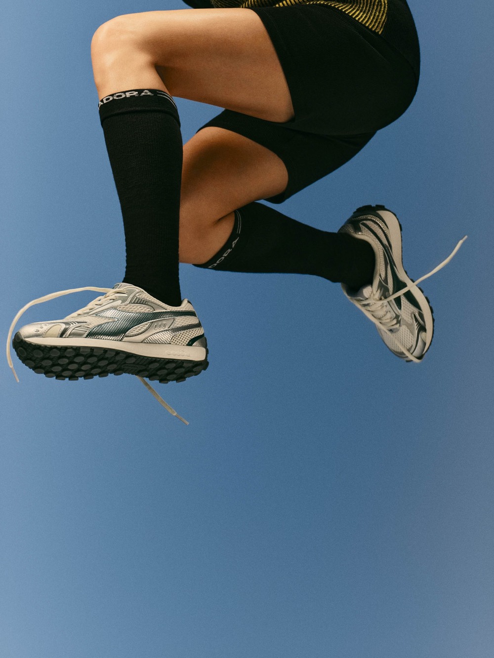 디아도라, Y2K 러닝화 재해석한 라이프스타일 슈즈 ‘벨루나’ 출시