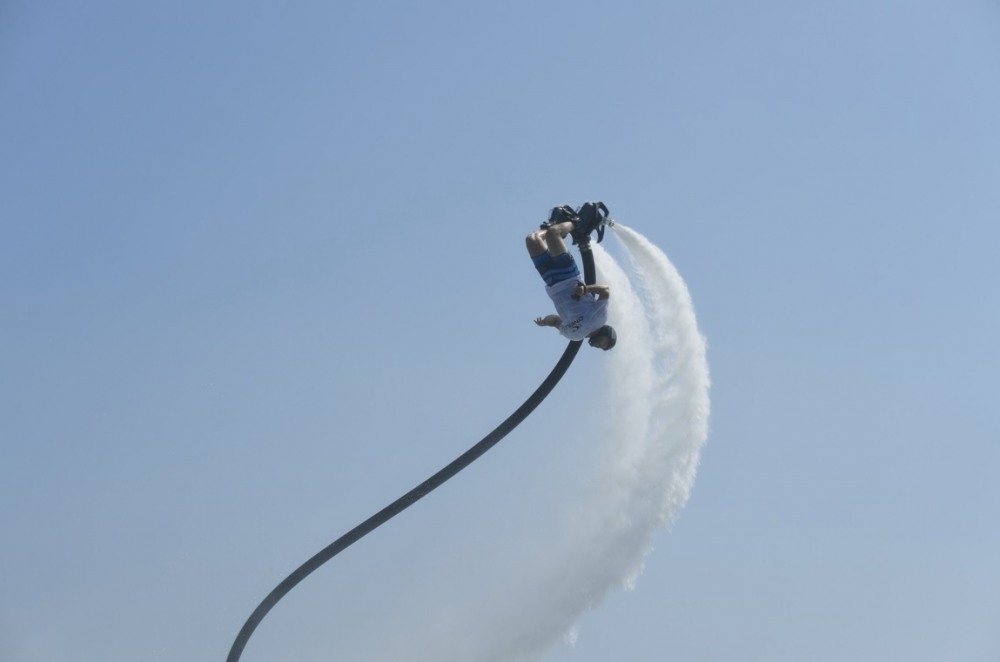 오닐, 플라이보드 대회 공식 후원