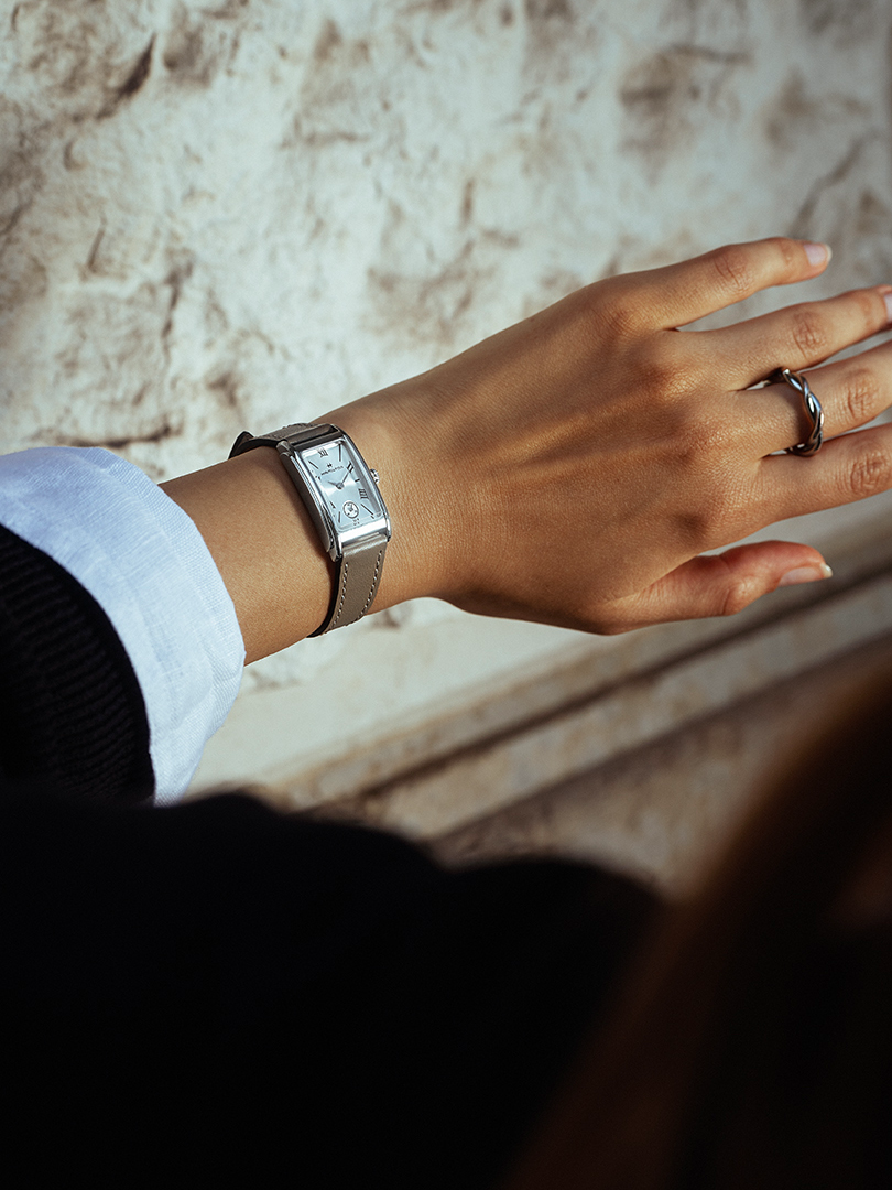 클래식한 우아함… 해밀턴, 새로운 아드모어 쿼츠 공개