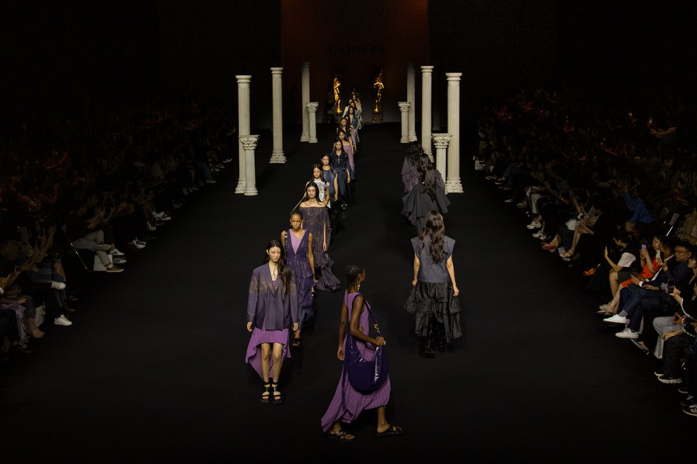 까이에(CAHIERS), 2025 S/S 서울 패션위크 성료