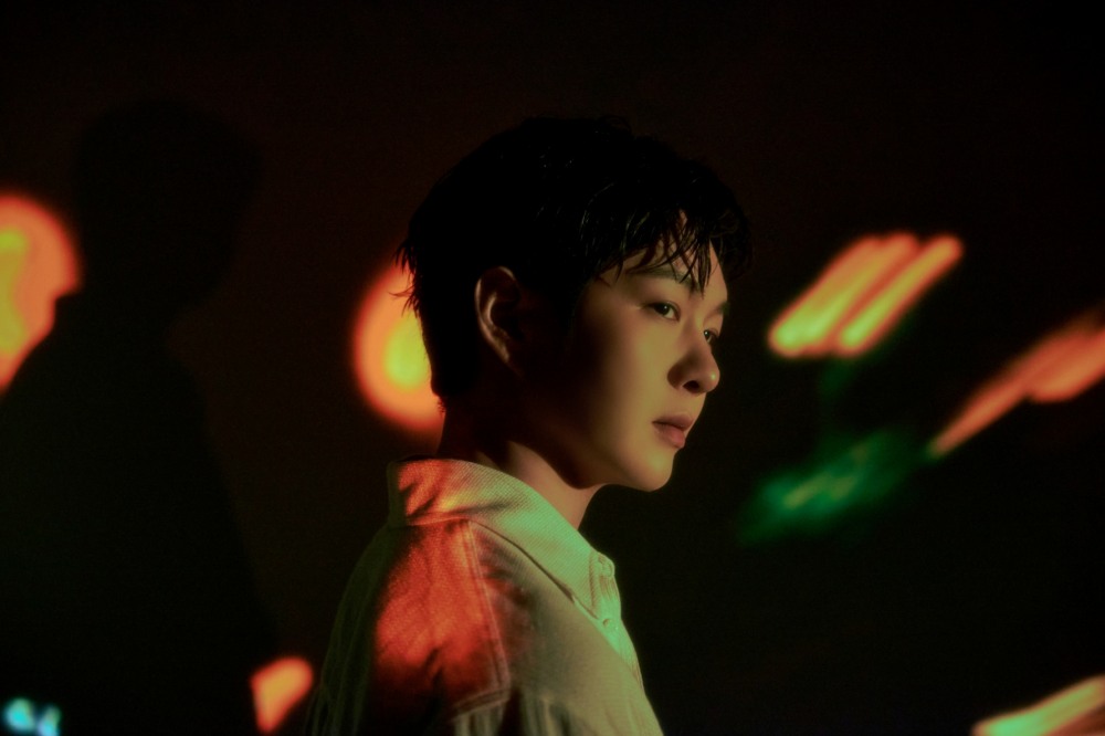 이창섭, 10일 더블 타이틀곡 ‘OLD TOWN’ 음악방송 최초 공개…황홀한 시티팝 라이브