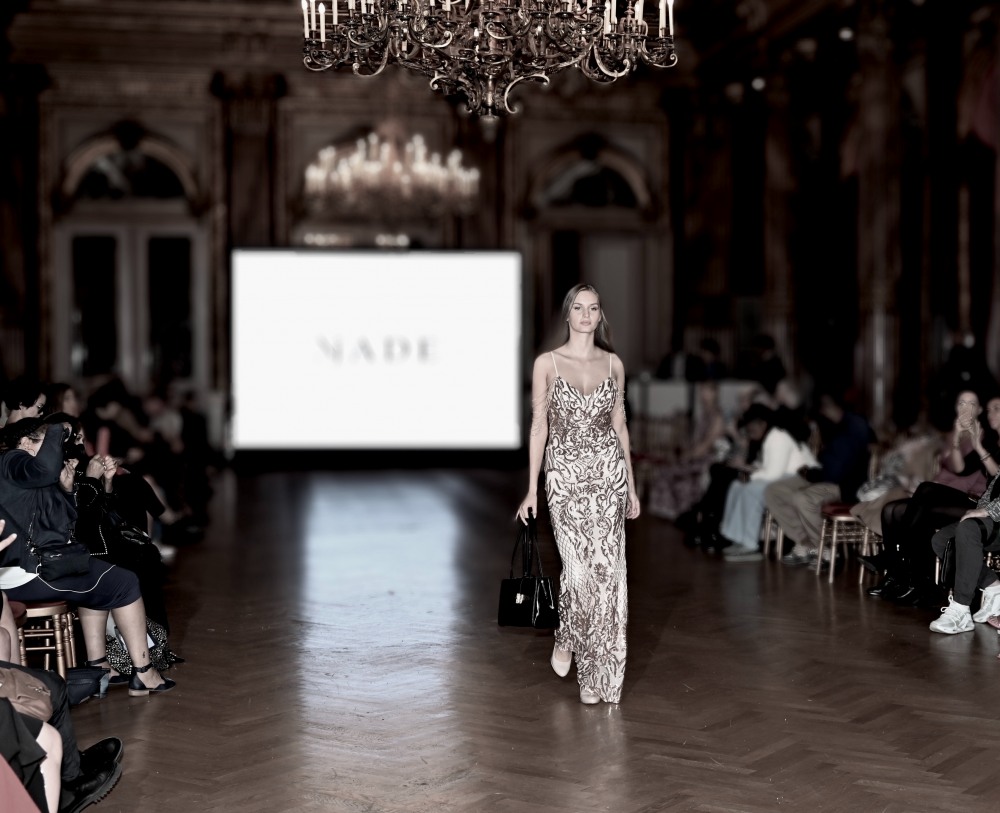 엠제이드, 2025 S/S 파리 패션위크 ‘로맨틱 클래식’ 통해 글로벌 무대 진출