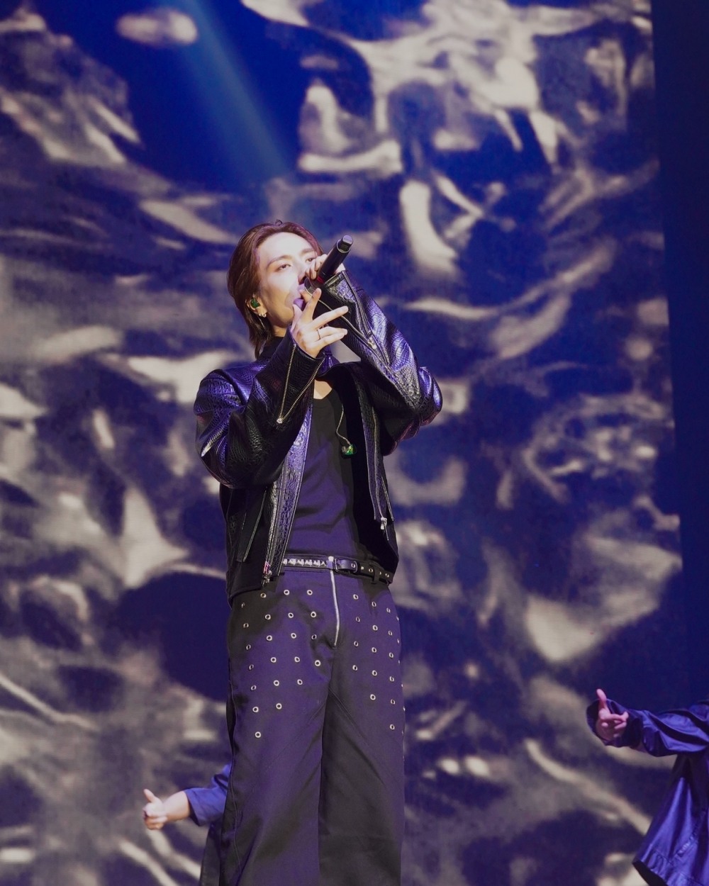 유겸, 솔로 투어 ‘TRUSTY’ 순항 중…현지 외신까지 조명한 ‘글로벌 파워’