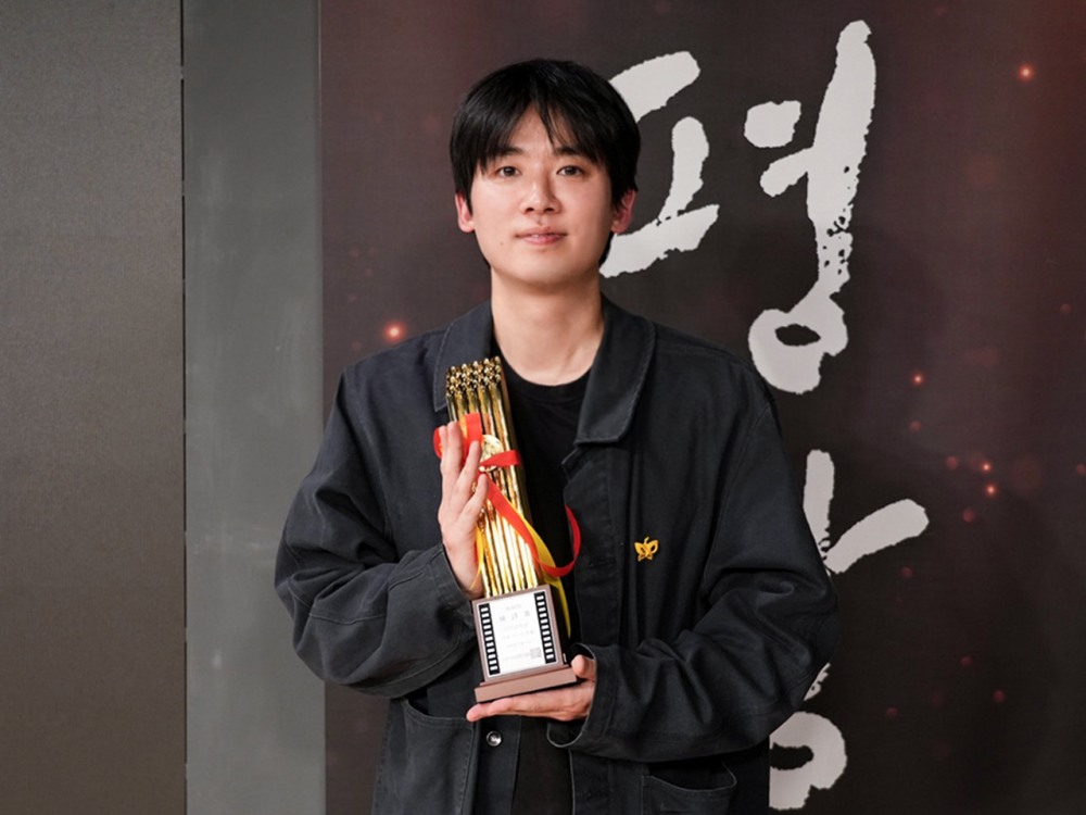 조현철, 제44회 한국영화평론가협회상 신인감독상 수상…연기에 이어 연출까지 접수하며 무궁무진한 가능성을 입증