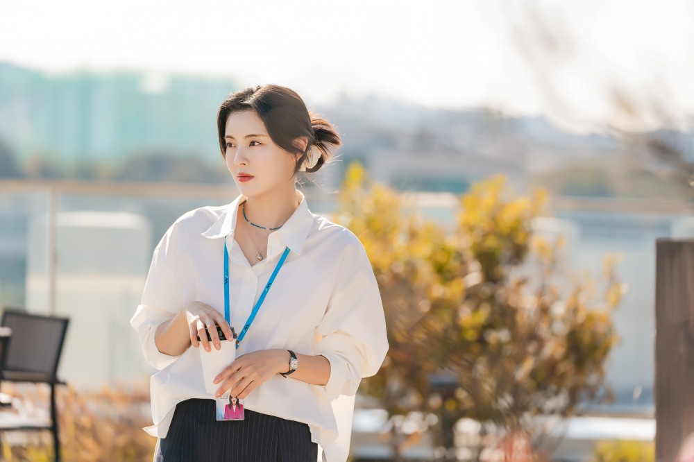 ‘감자연구소’ 이선빈, 열혈 감자 연구원으로 변신…캐릭터 스틸 첫 공개