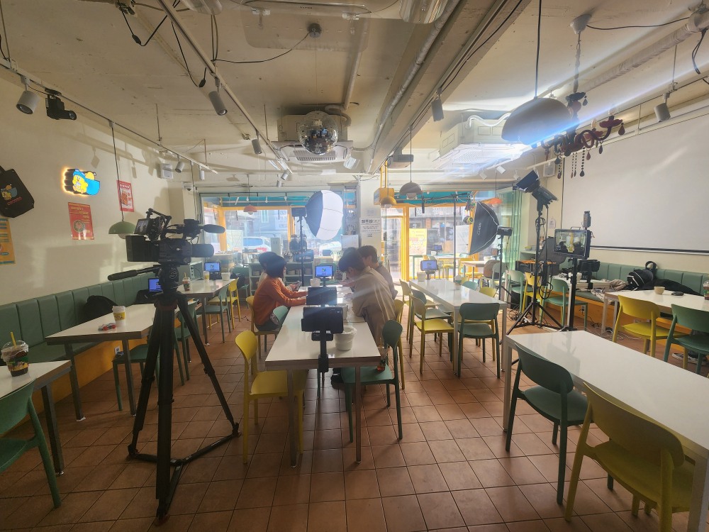 홍대 꼬꼬로치킨, 신메뉴 ‘피지컬 꼬치’ 출시