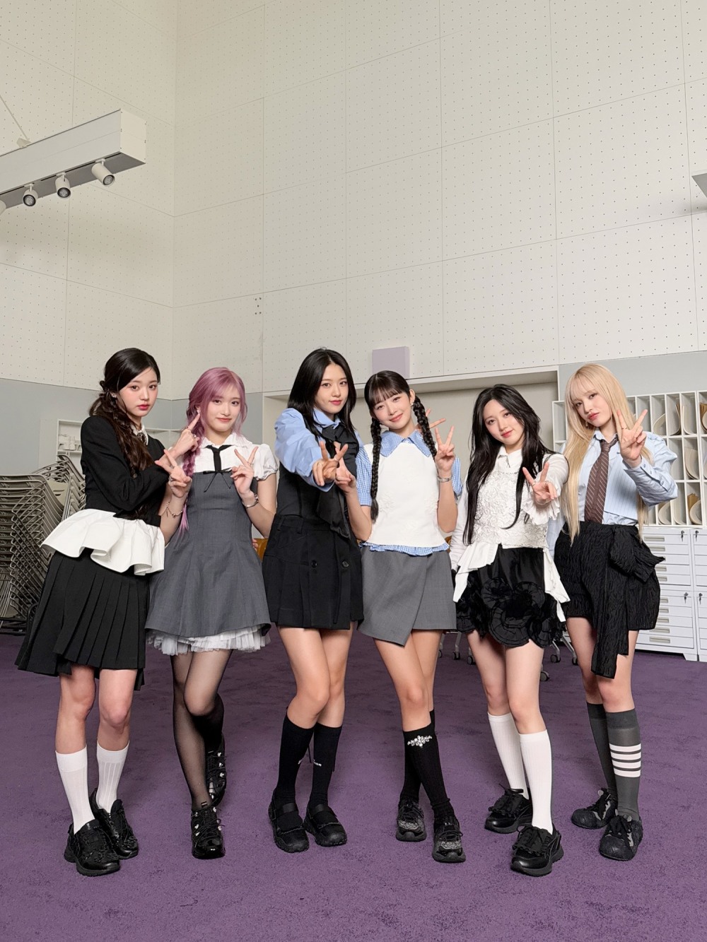 ‘인기가요’ 아이브, '레블 하트' 트리플 크라운 이어 '애티튜드'로 2주 연속 1위