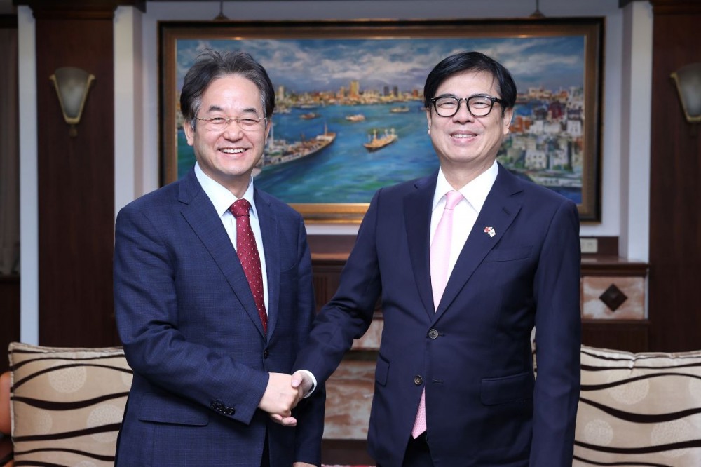 이동환 고양시장(좌)과 천치마이 가오슝시장(우)