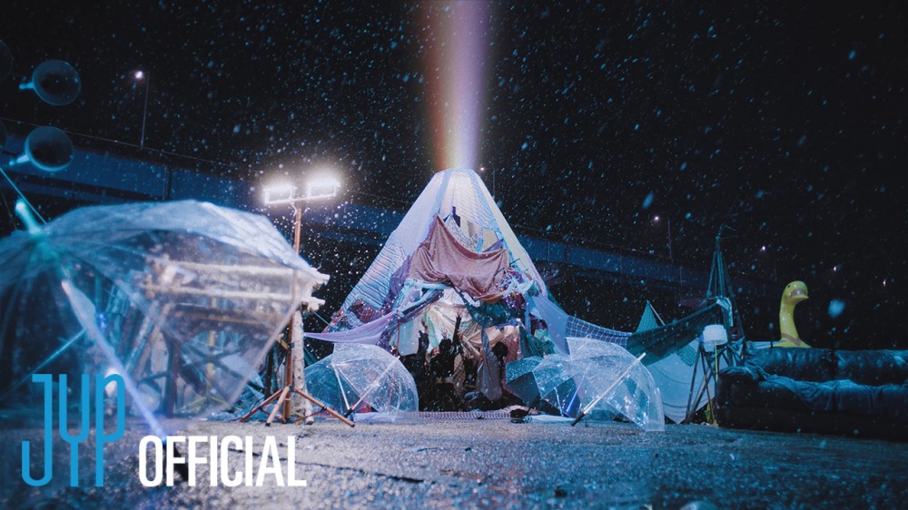 NiziU, 신보 수록곡 ‘만약이라는 건 없어 (What if)’ 트랙비디오 티저 공개…멤버 9인 무지갯빛 사랑스런 에너지