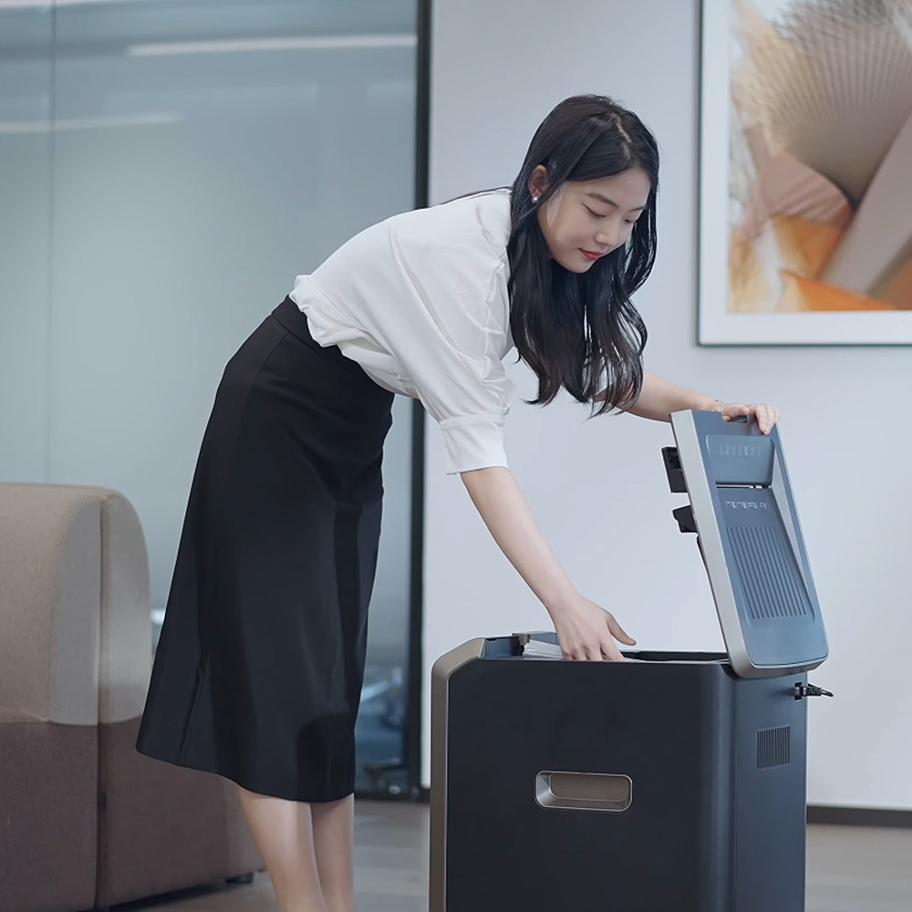 카피어랜드, ‘델리’와 전략적 파트너십 체결…자동급지 문서세단기 ‘T921’ 국내 출시