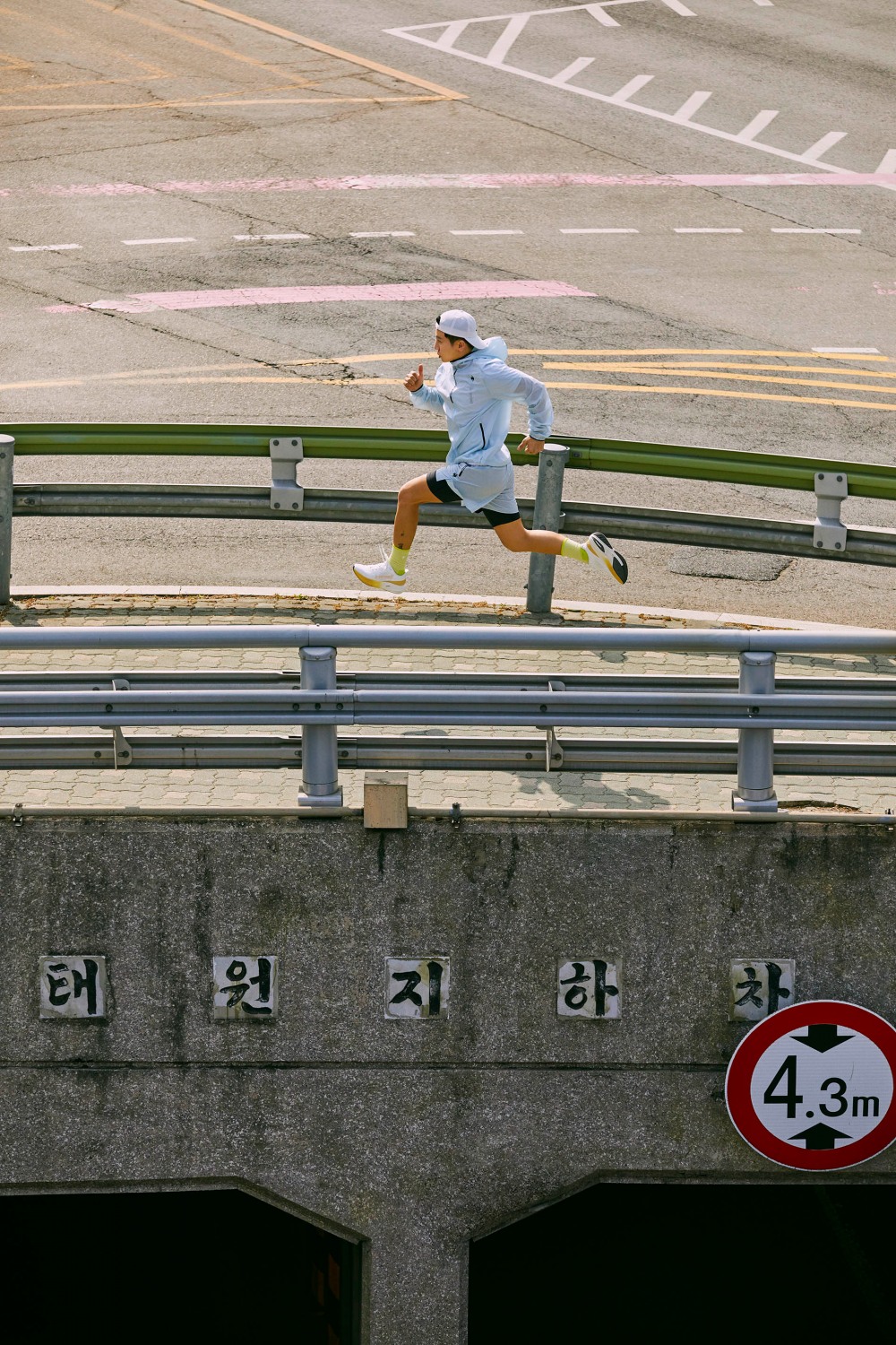 르꼬끄 스포르티브, ‘비바폼 맥스’ 러닝화 출시 및 개그맨 유세윤 브랜드 앰배서더 발탁!
