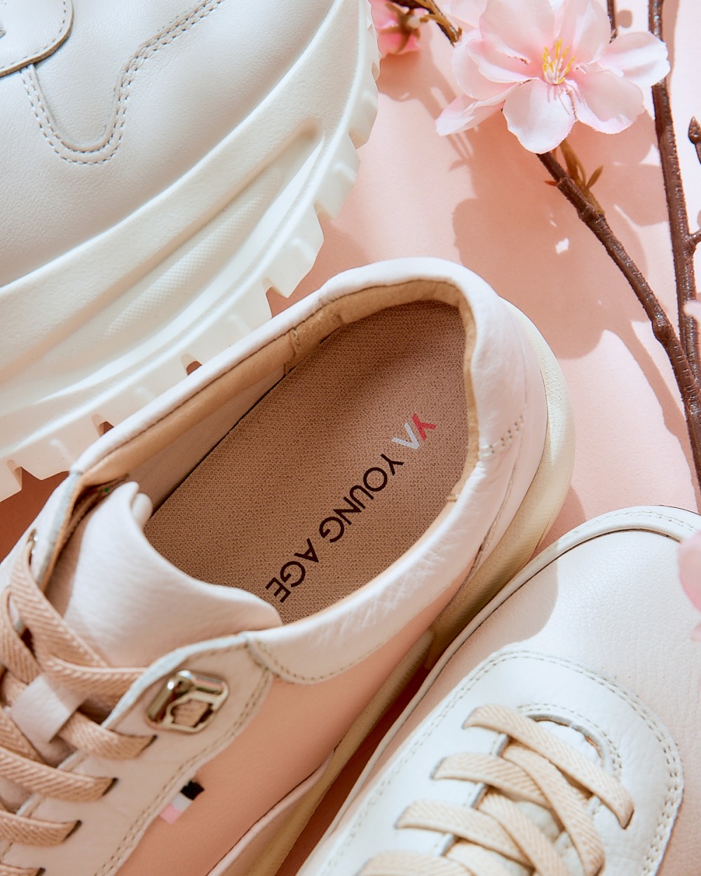 형지에스콰이아, 봄철 나들이에 제격인 영에이지 여성 경량 스니커즈 출시