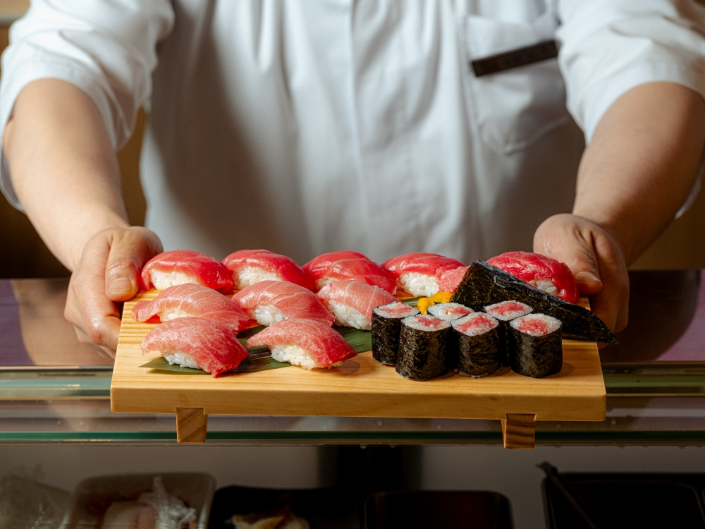 < 고급 판스시 전문점, 이타마에 스시 >