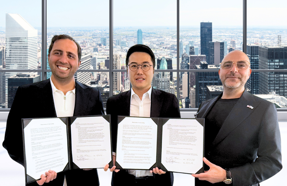 (왼쪽 Empire Capital Holdings의 Ebi Khalili, 중앙 코리니 문태영 대표, 오른쪽 Empire Capital Holdings의 Josh Arash Rahmani)