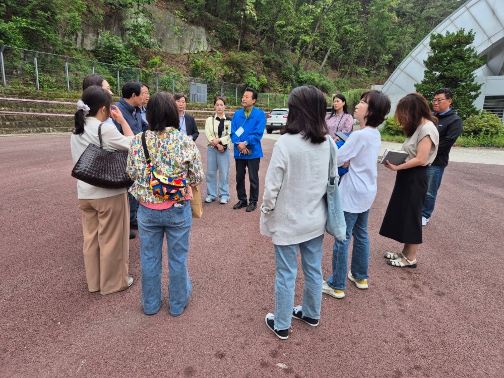 근명중학교에서 교육환경 개선 위한 정담회
