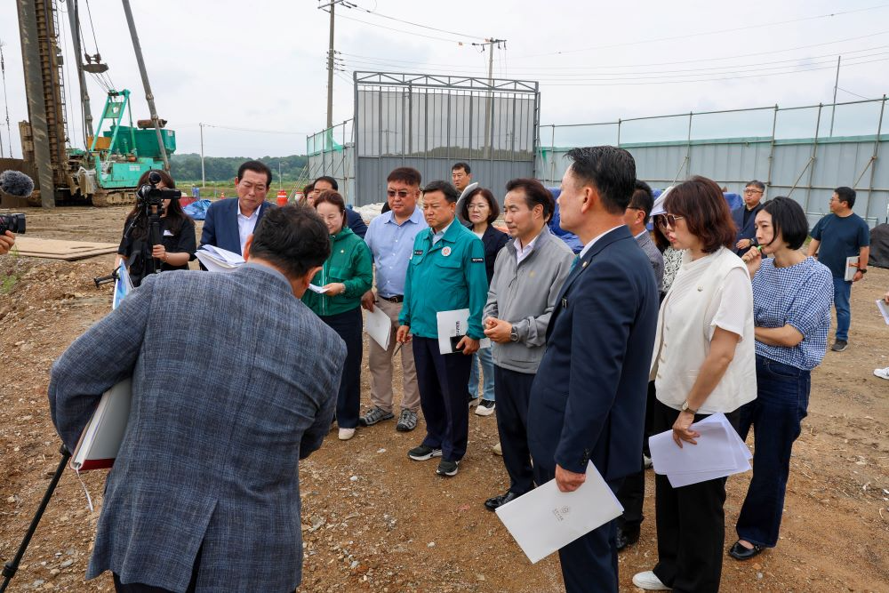 당진시의회가 제 120회 행정사무감사를 앞두고 송산면등 8개 주요사업 현장을 방문해 사전점검을 실시했다.(사진=당진시의회)