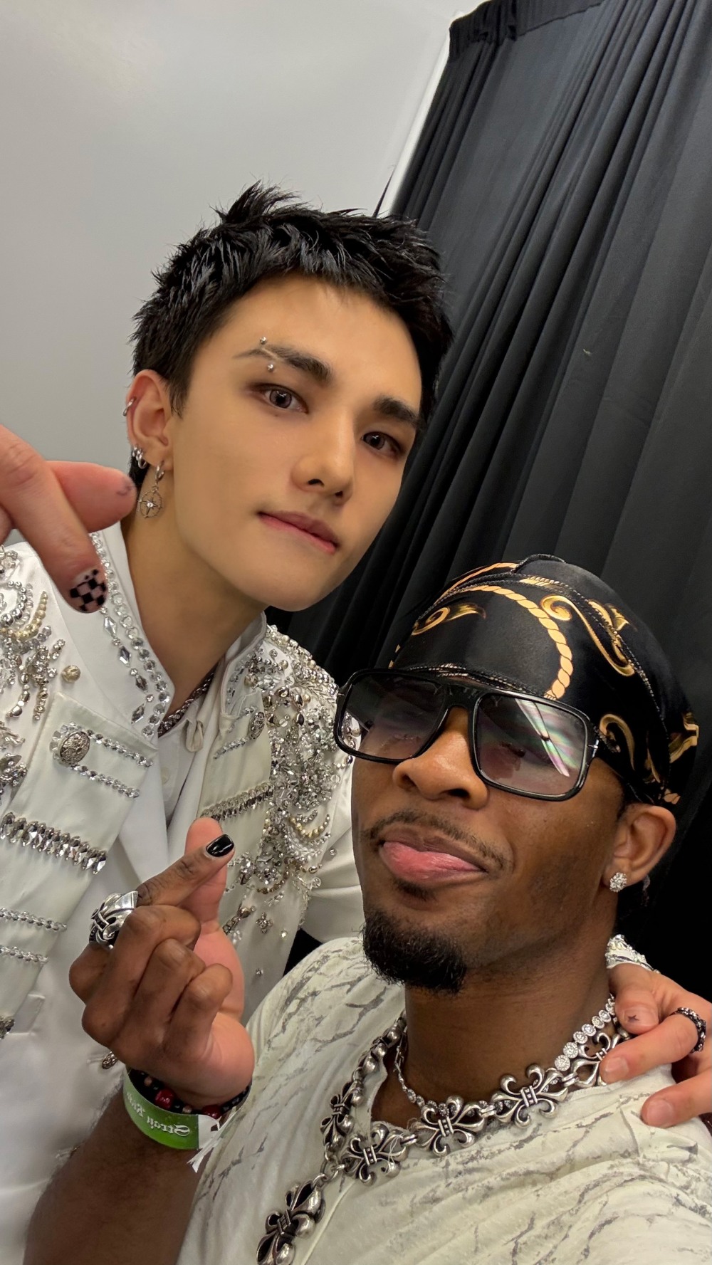 스트레이 키즈 현진, 美 싱어송라이터 데이비드 신곡 피처링 참여…울림 선사하는 매력적 보컬 & 감성 조화