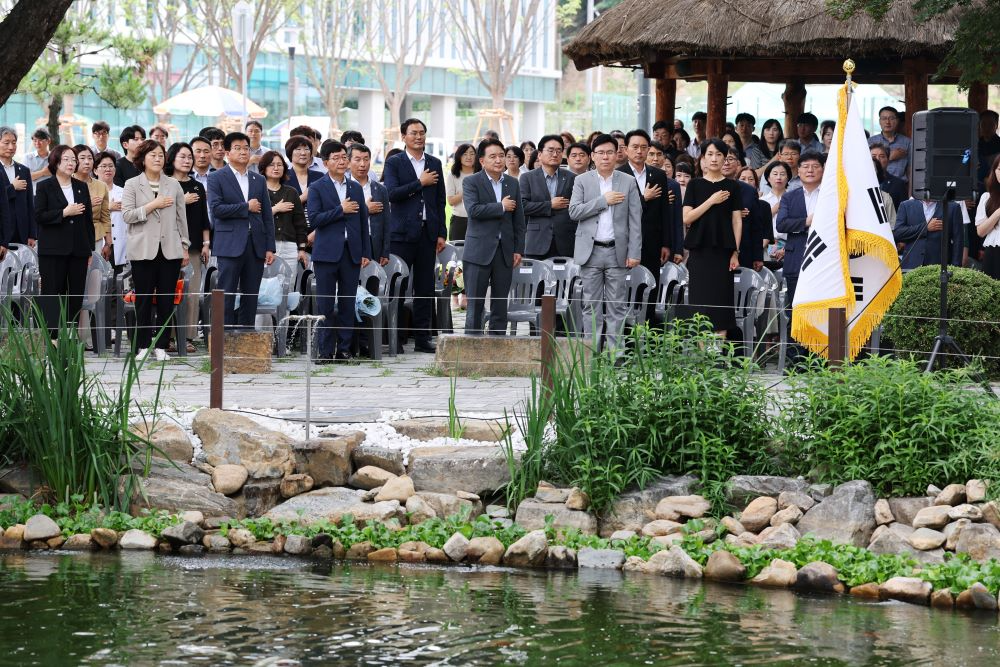 충북도 김영환 지사, "도정성공, 공무원의 헌신 덕분"함께한 공무원께 노고 치하