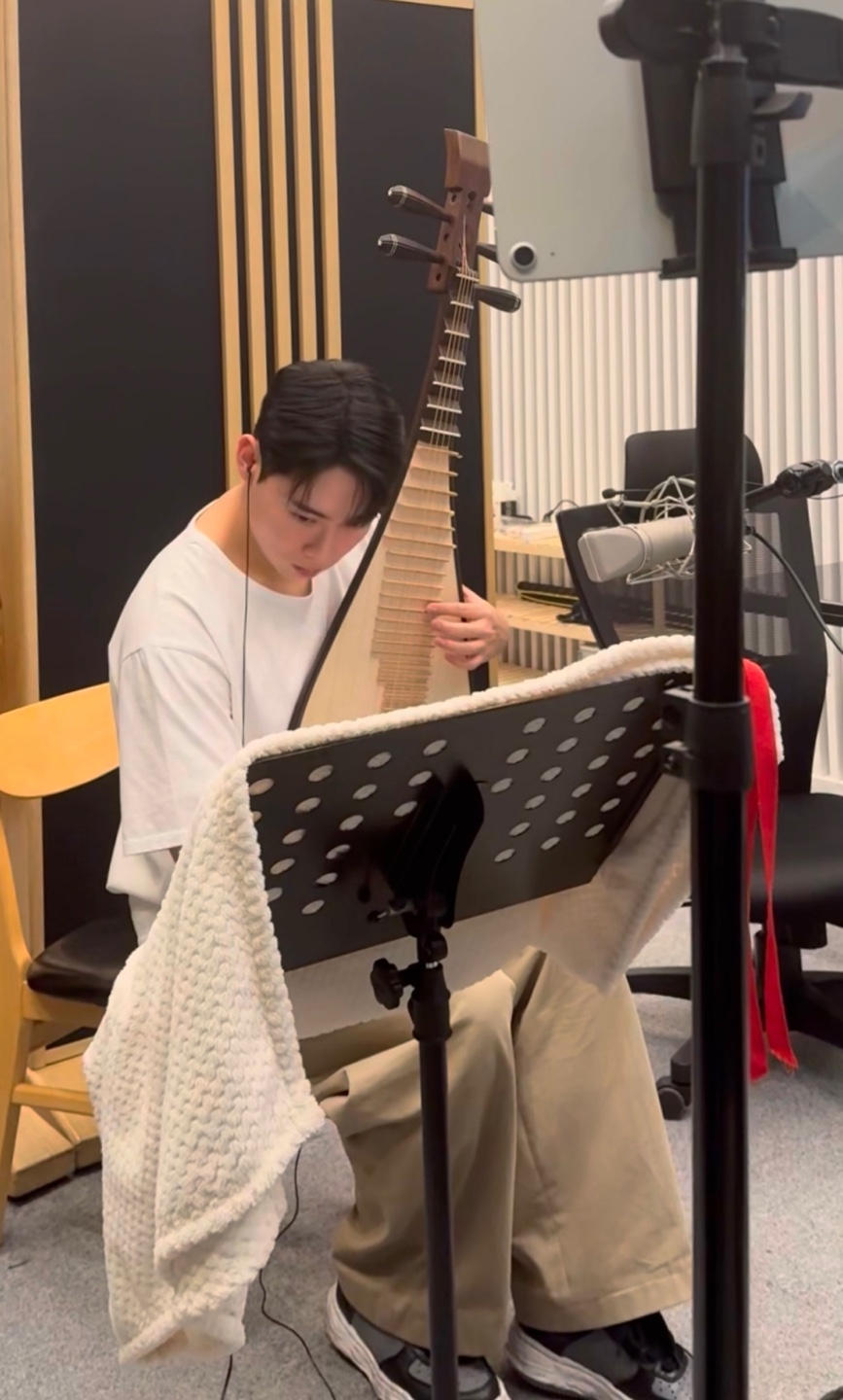 전통의 울림으로 글로벌 1위 이끈다: ‘케이팝 데몬헌터스’ 비파선셋 김주영, 주인공 진우 손짓 담아