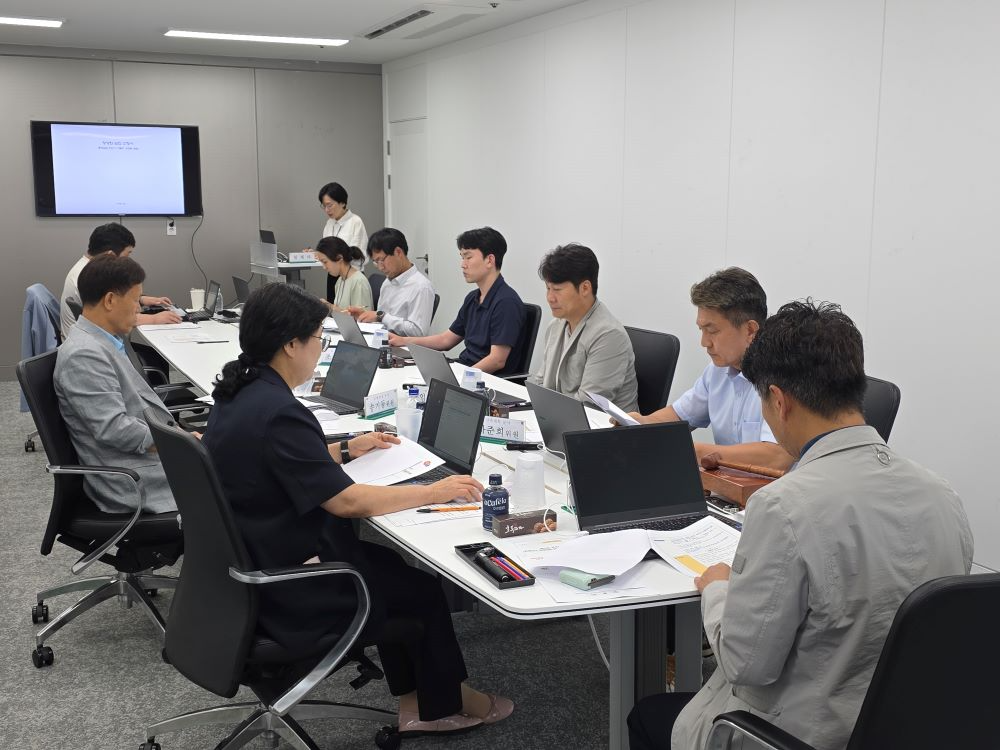 천안시가 지난 16일 ‘전세사기 피해주택 전문위원회’를 열고 전세사기 피해주택 양성화를 심의했다.(천안시청 제공)