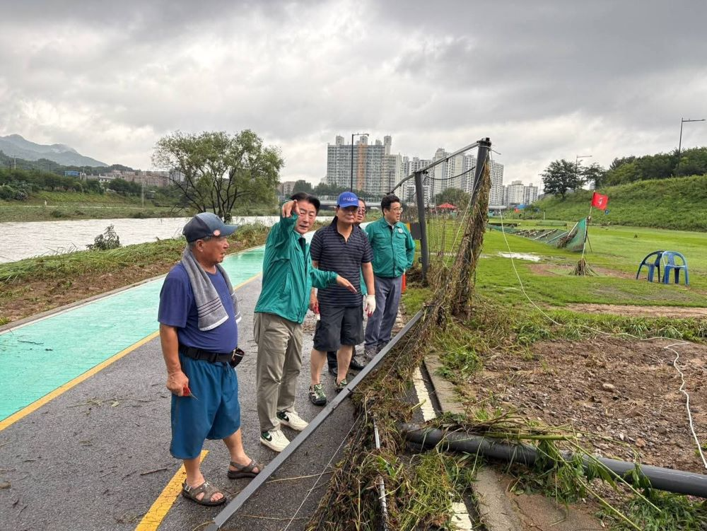지난 20일 의정부 김동근 시장이 집중호우 피해현장을 방문했다.
