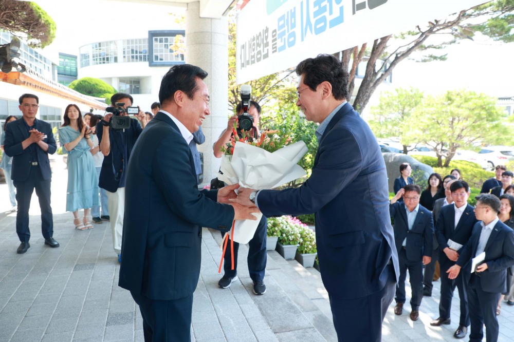 이상일 용인특례시장 안동시청 방문해 자매결연을 체결