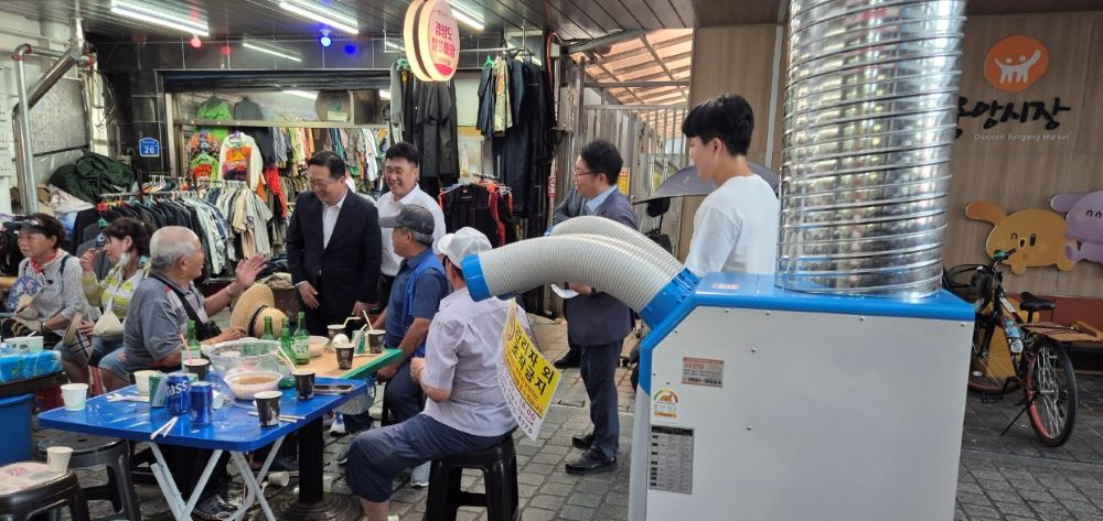 이장우 대전시장이 전통시장을 찾아 폭염 대응상황을 점검했다.(대전시 제공)