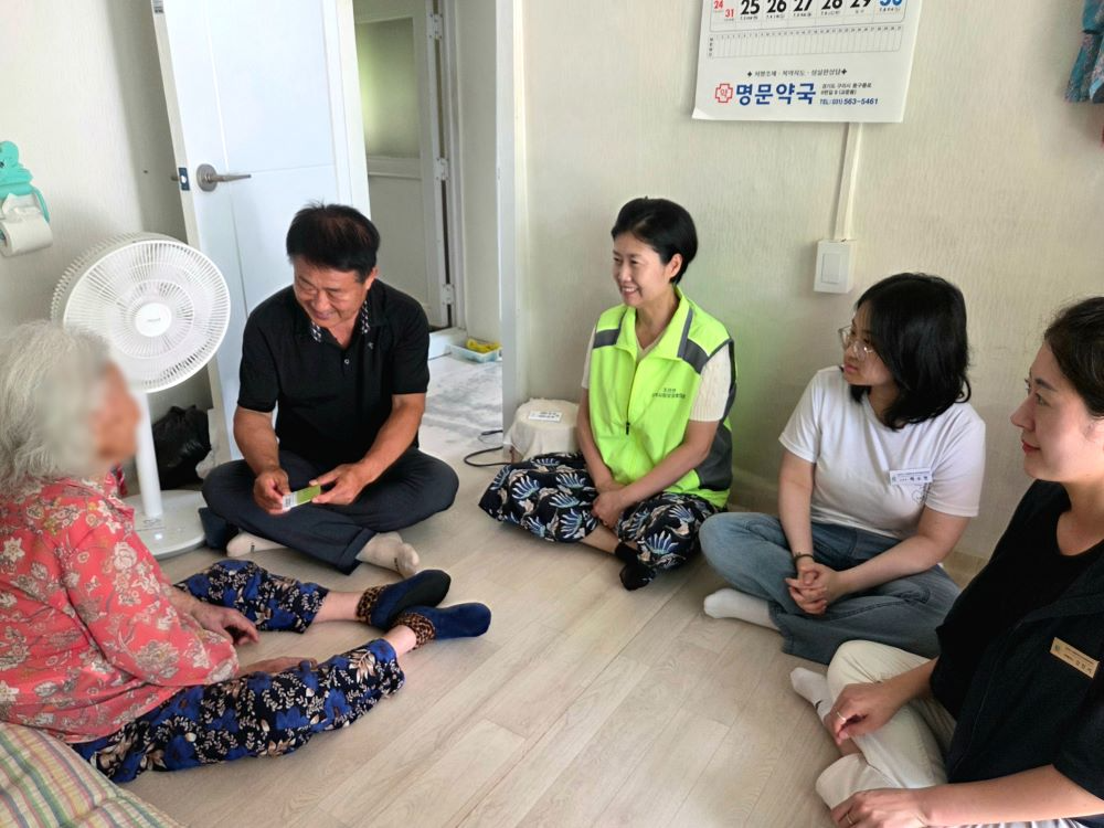 남양주시가 고령자·장애인 등 거동이 불편한 시민을 위해‘찾아가는 신청 서비스'를 운영하고 있다.(남양주시 제공)