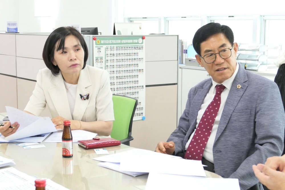 경기도의회 박명수 의원과 황세주 의원이 유해야생동물 피해예방을 위한 정담회를 개최했다.(경기도의회 제공)