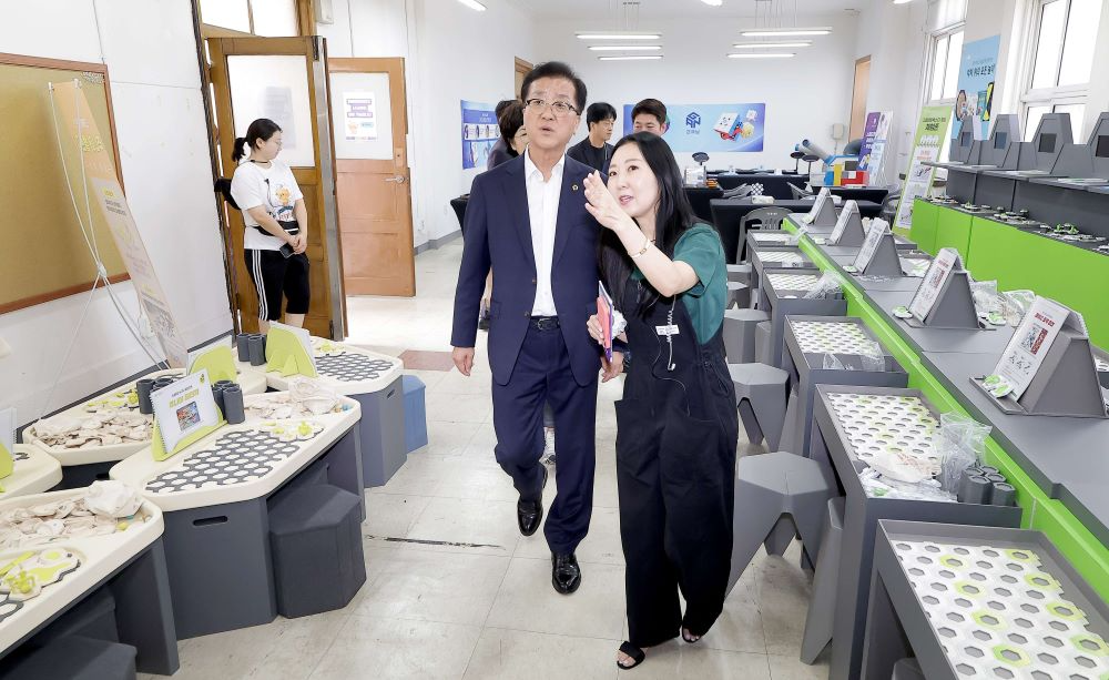 대전시의회 조원휘 의장이 대전0시축제를 앞두고 주요행사장과 교통시설 현장점검을 실시했다.(대전시의회 제공)