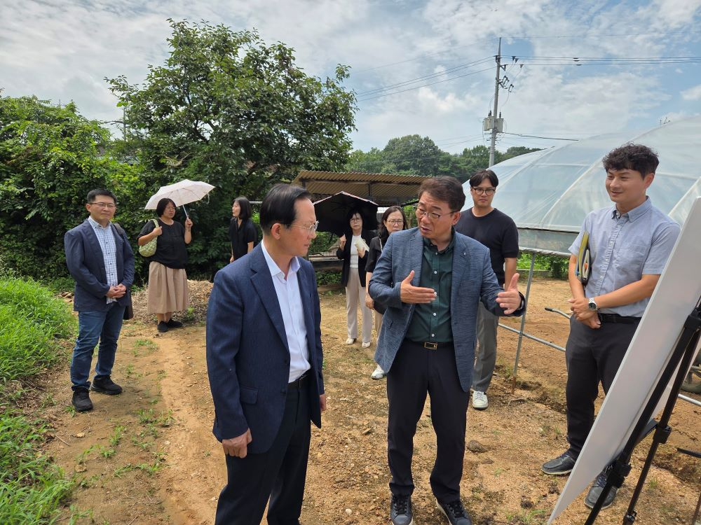 충남도 감사위가 무여읍사무소에서'제2회 도민고충처리위원회'를 개최했다.(충남도 제공)