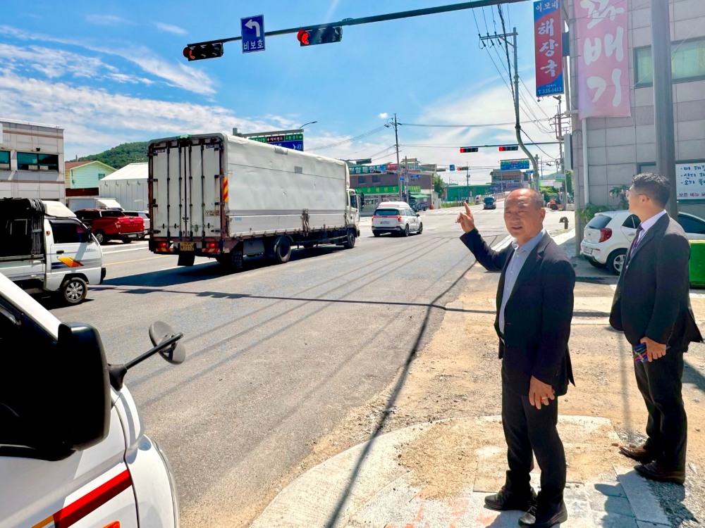 이영희 도의원,신호등 설치후 교통안전 개선 효과 점검