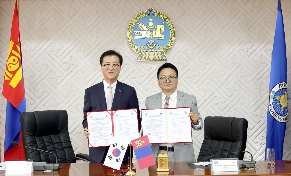 대전시의회 조원휘 의장(좌) 바양골구의회 푸렙턱터흐 울지나란 의장(우)