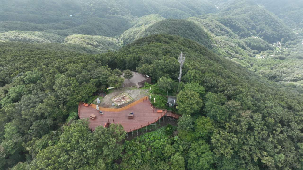 아산시, 광덕산 정상 쉼터 조성...안전한 시민 휴식공간 마련